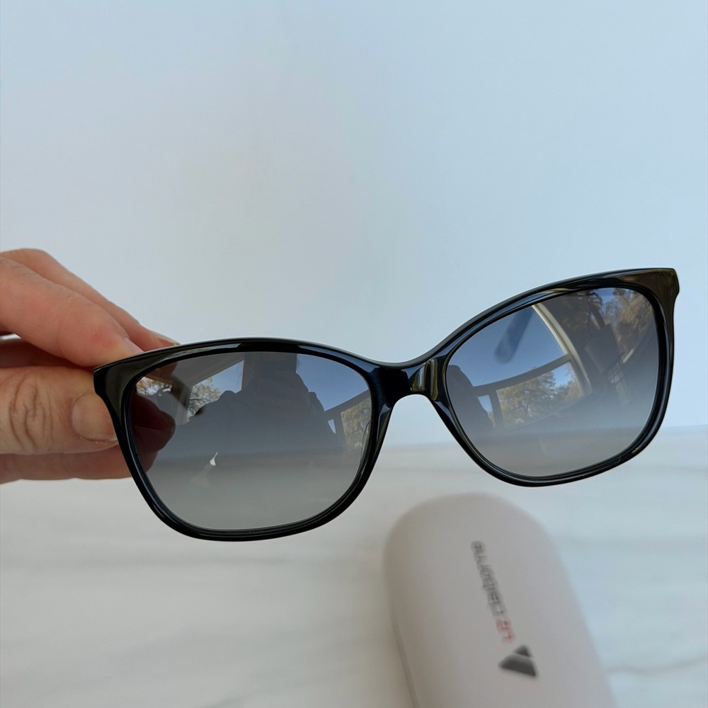 NEW Liz Claiborne Black Sunglasses with Gray Gradient Lenses